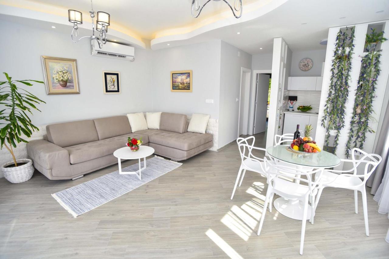 Verbalj Apartment With Swimming Pool Kotor Eksteriør bilde