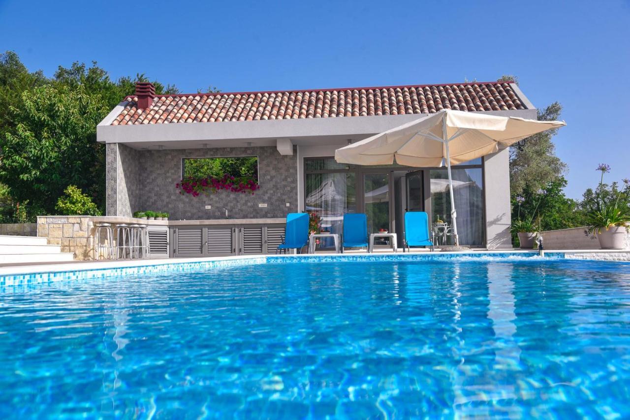 Verbalj Apartment With Swimming Pool Kotor Eksteriør bilde